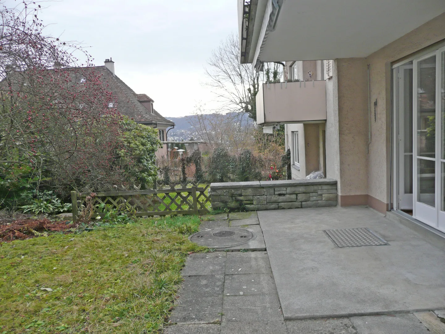 Charmant Appartement au Rez-de-Chaussée - Photo 2 sur 5