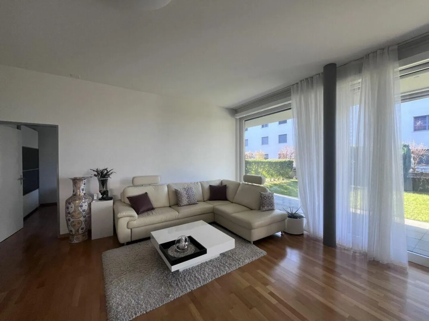 Noble Garden Apartment Fully Automated - Photo 5 of 14