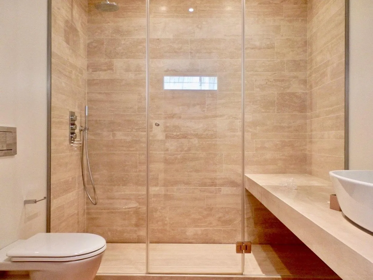 Appartement de Luxe à Porza avec Piscine et Vue sur le Lac de Lugano - Photo 9 sur 14