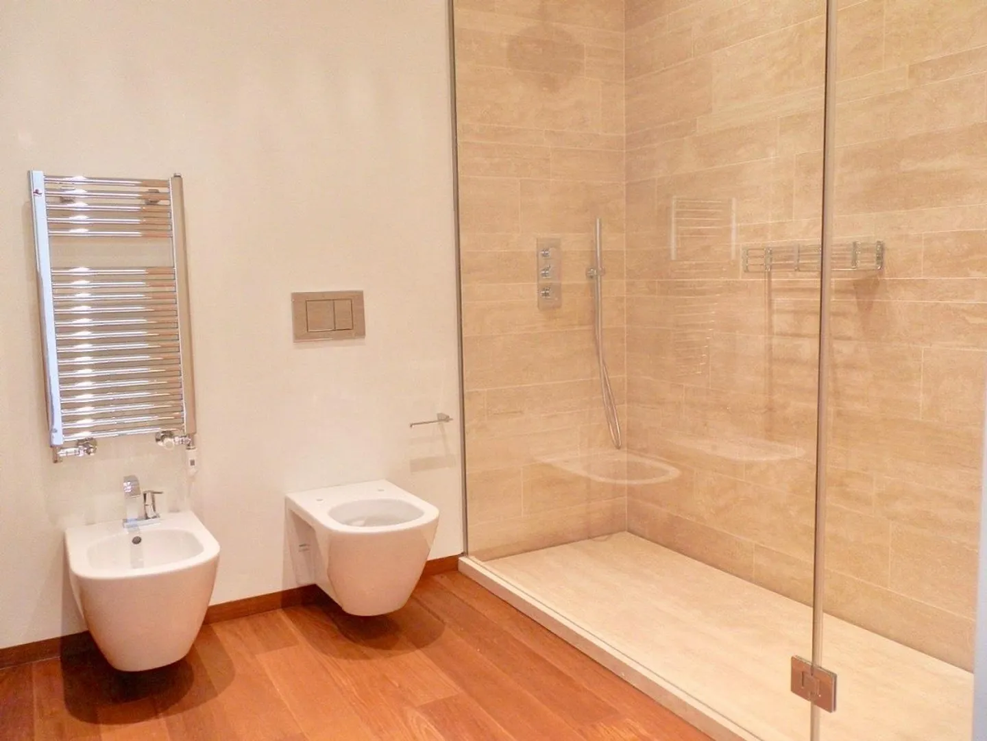 Appartement de Luxe à Porza avec Piscine et Vue sur le Lac de Lugano - Photo 10 sur 14