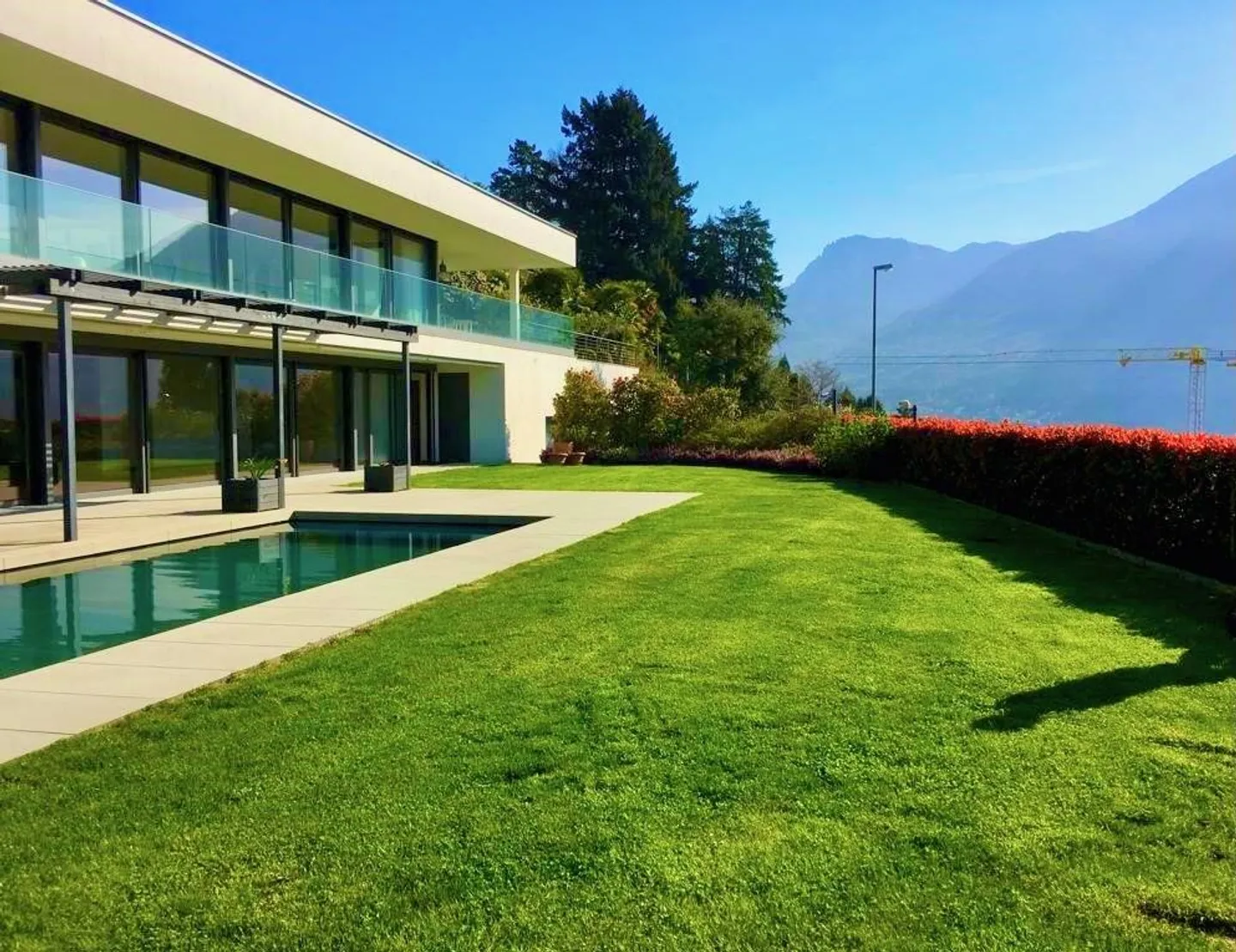 Appartement de Luxe à Porza avec Piscine et Vue sur le Lac de Lugano - Photo 2 sur 14