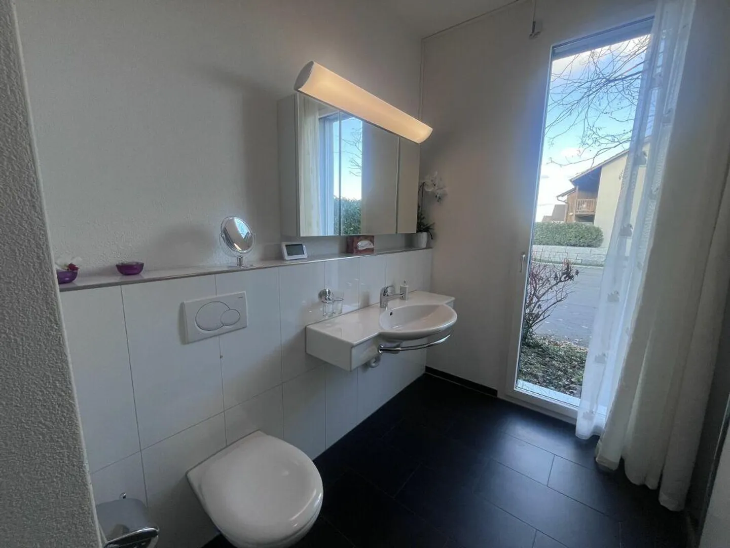 Noble Garden Apartment Fully Automated - Photo 10 of 14