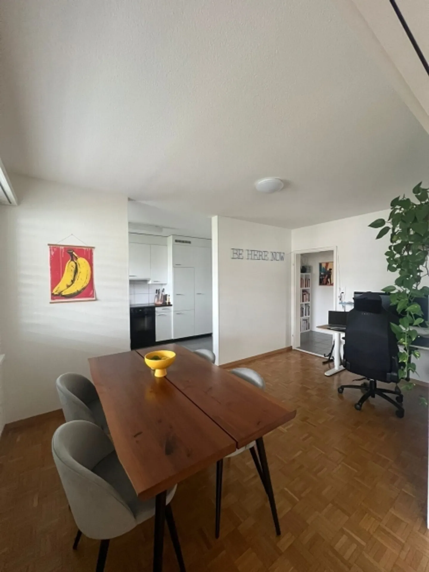 "APPARTEMENT 3½ PIÈCES À ZURICH - DISTRICT 9 ALTSTETTEN, MEUBLÉ, TEMPORAIRE" - Photo 2 sur 10