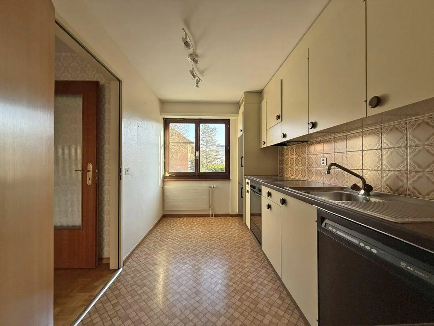 Maison de rangée d'angle dans un quartier résidentiel calme - Photo 6 sur 13