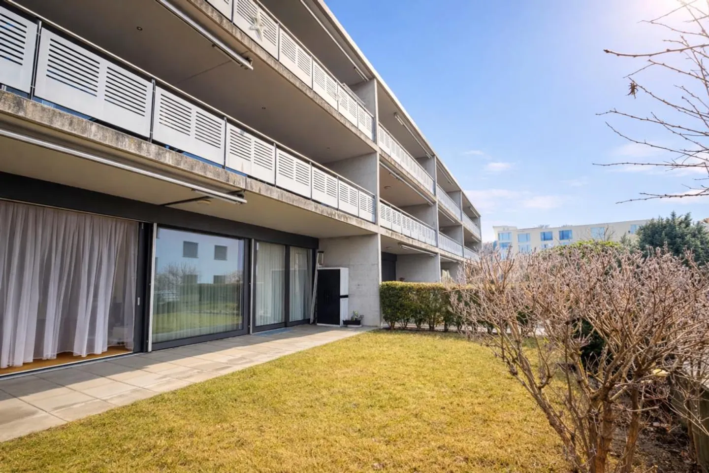 Noble Garden Apartment Fully Automated - Photo 12 of 14