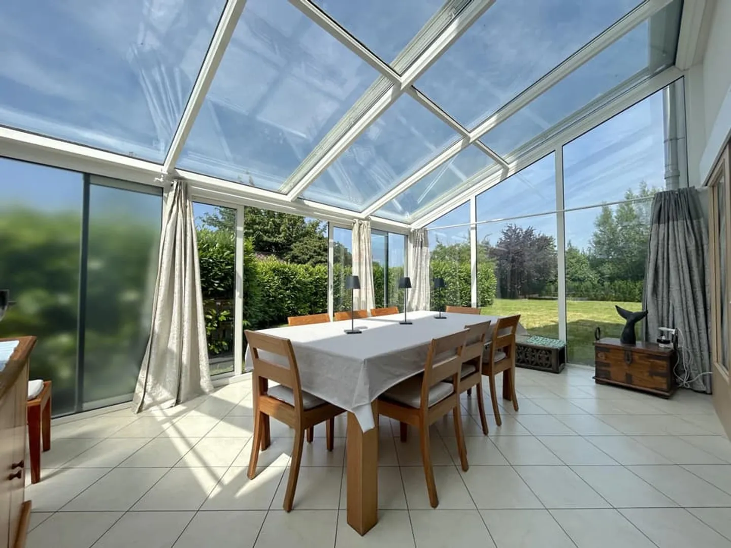 Magnificent house with garden - Photo 2 of 13