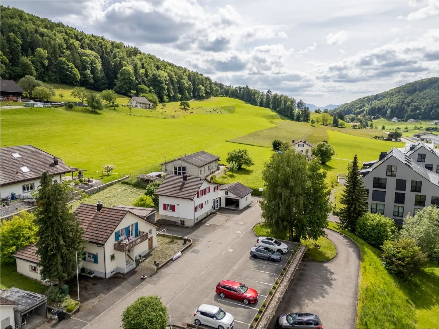 Ampio terreno edificabile di 1.943 m² con vista lontana e molte possibilità di utilizzo - Foto 2 di 13