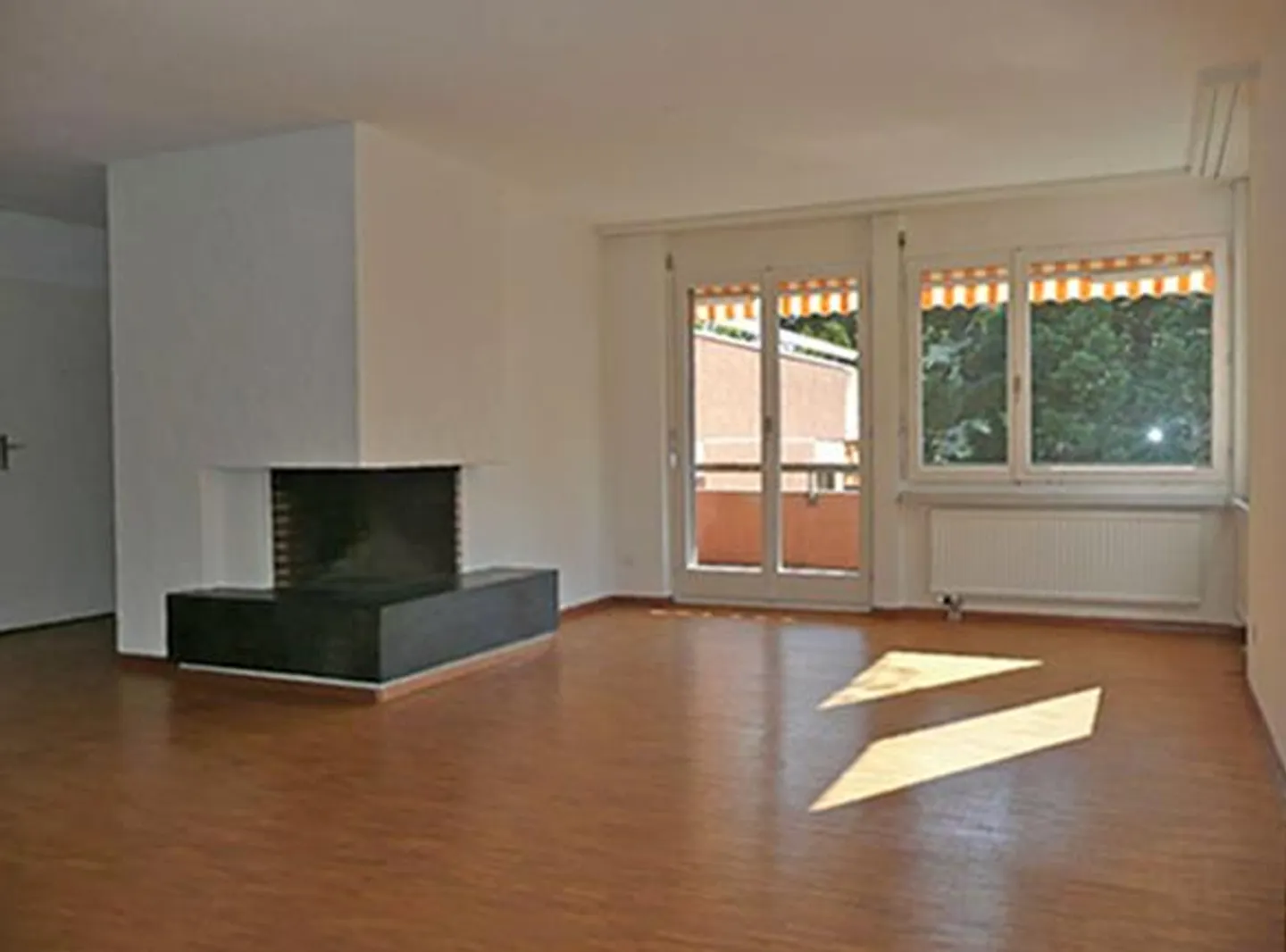 Appartement à louer - Photo 2 sur 8