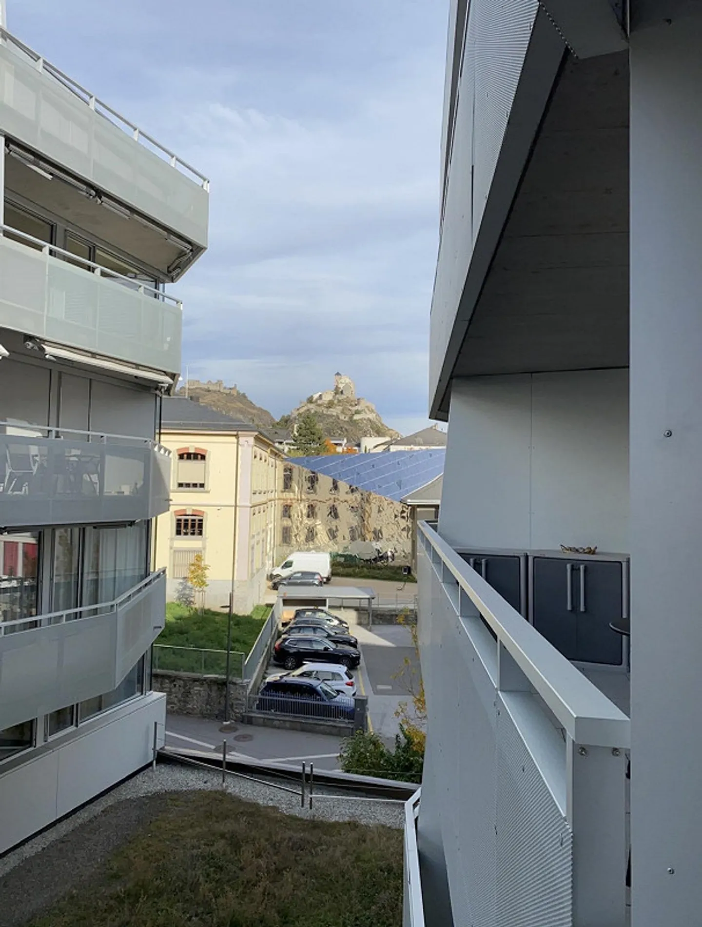 Appartement spacieux avec balcon - Photo 1 sur 7
