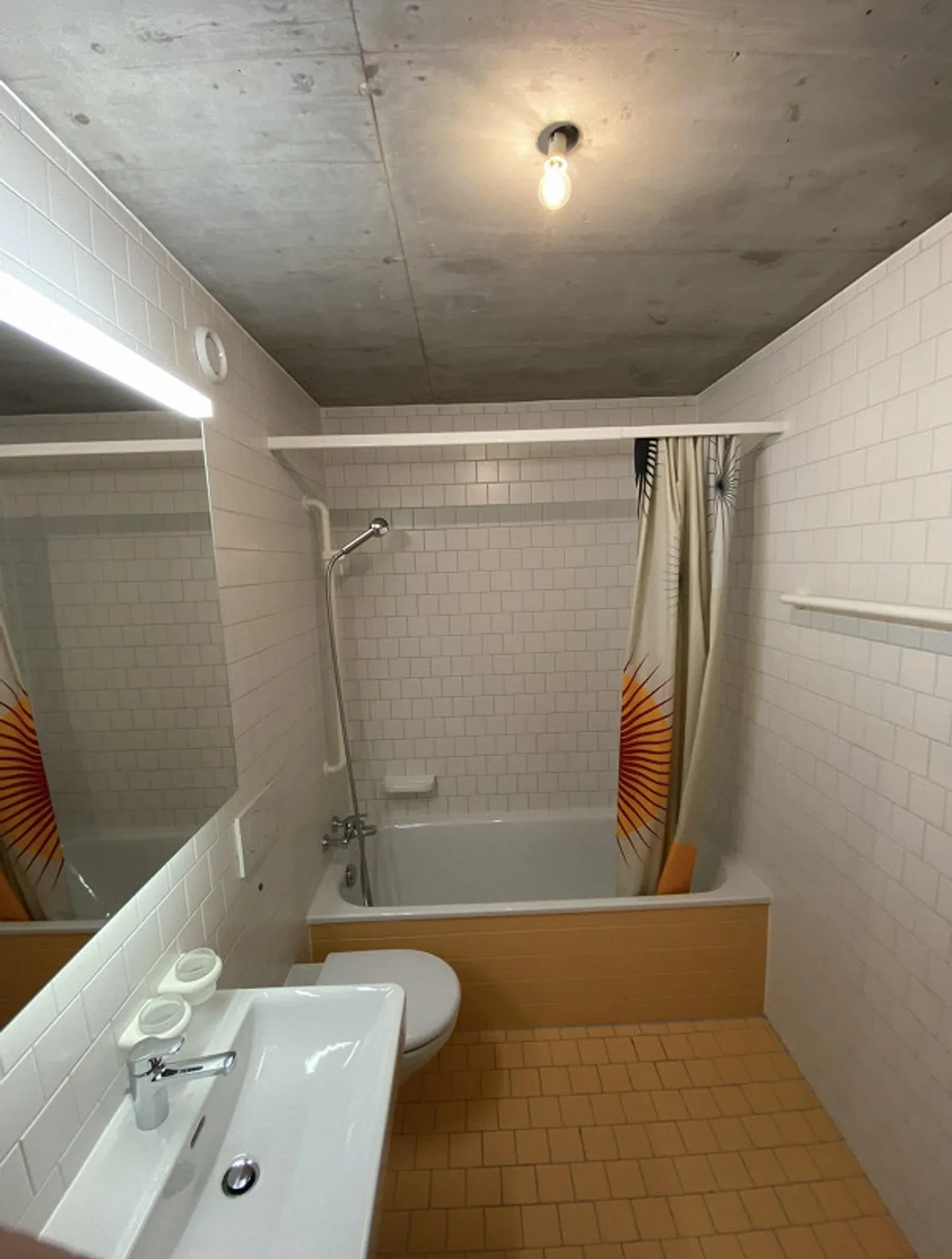 Appartement spacieux avec balcon - Photo 6 sur 7