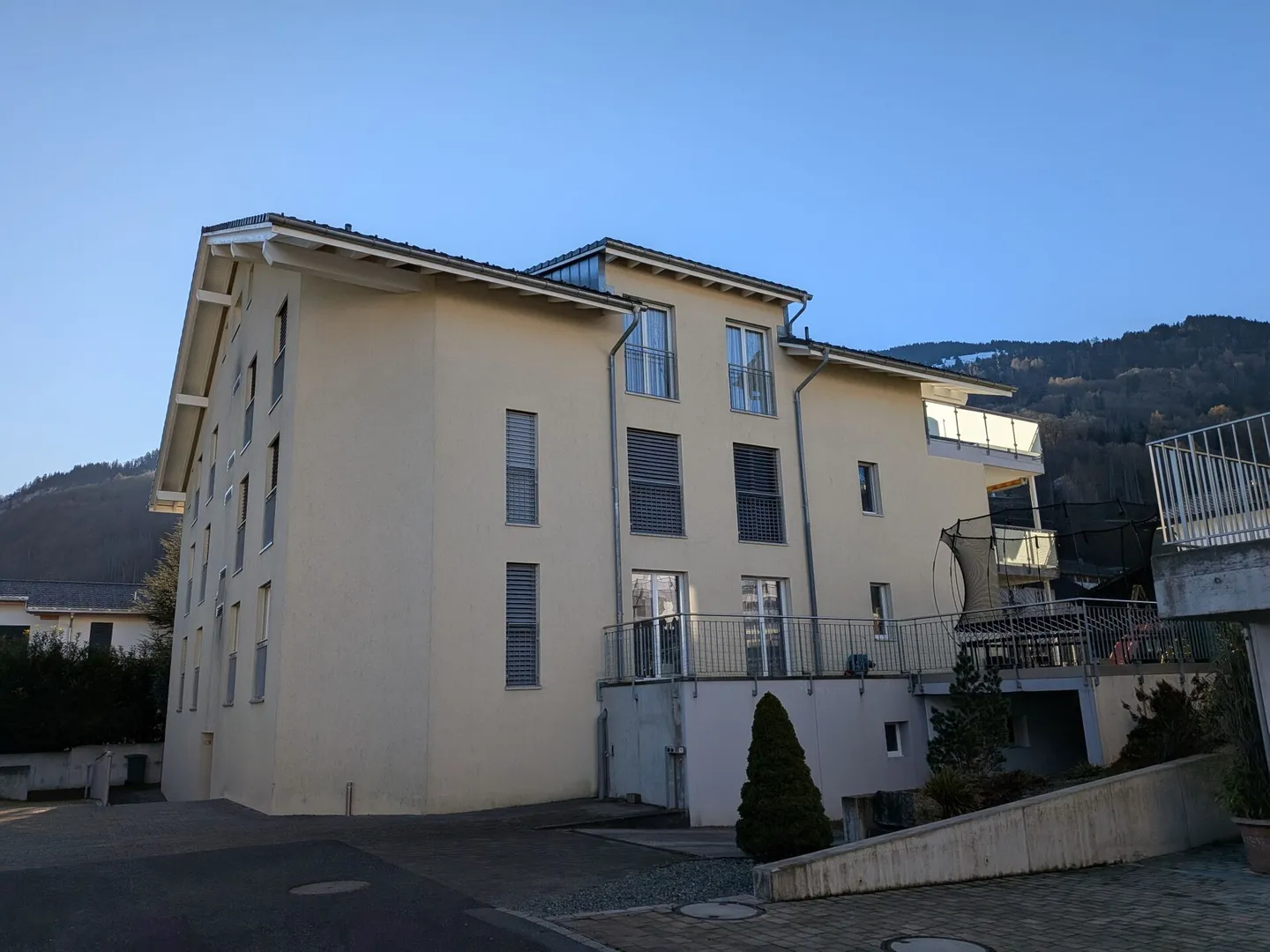 Appartement sous les combles avec grande terrasse et salle de bricolage - Photo 11 sur 11