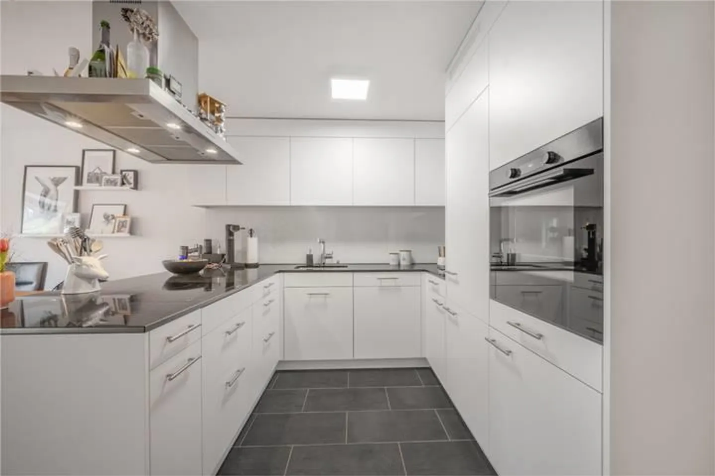 10th FLOOR PANORAMIC VIEW AT LAKE CONSTANCE - Photo 5 of 8