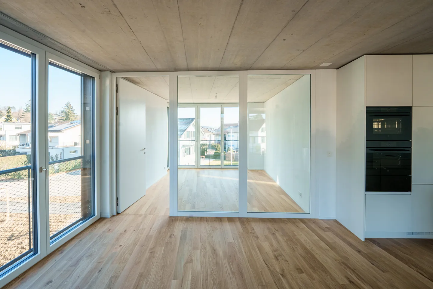 AUSSERGEWÖHLICHE ARCHITEKTUR AN PRIVILEGIERTE LAGE - Foto 2 von 13