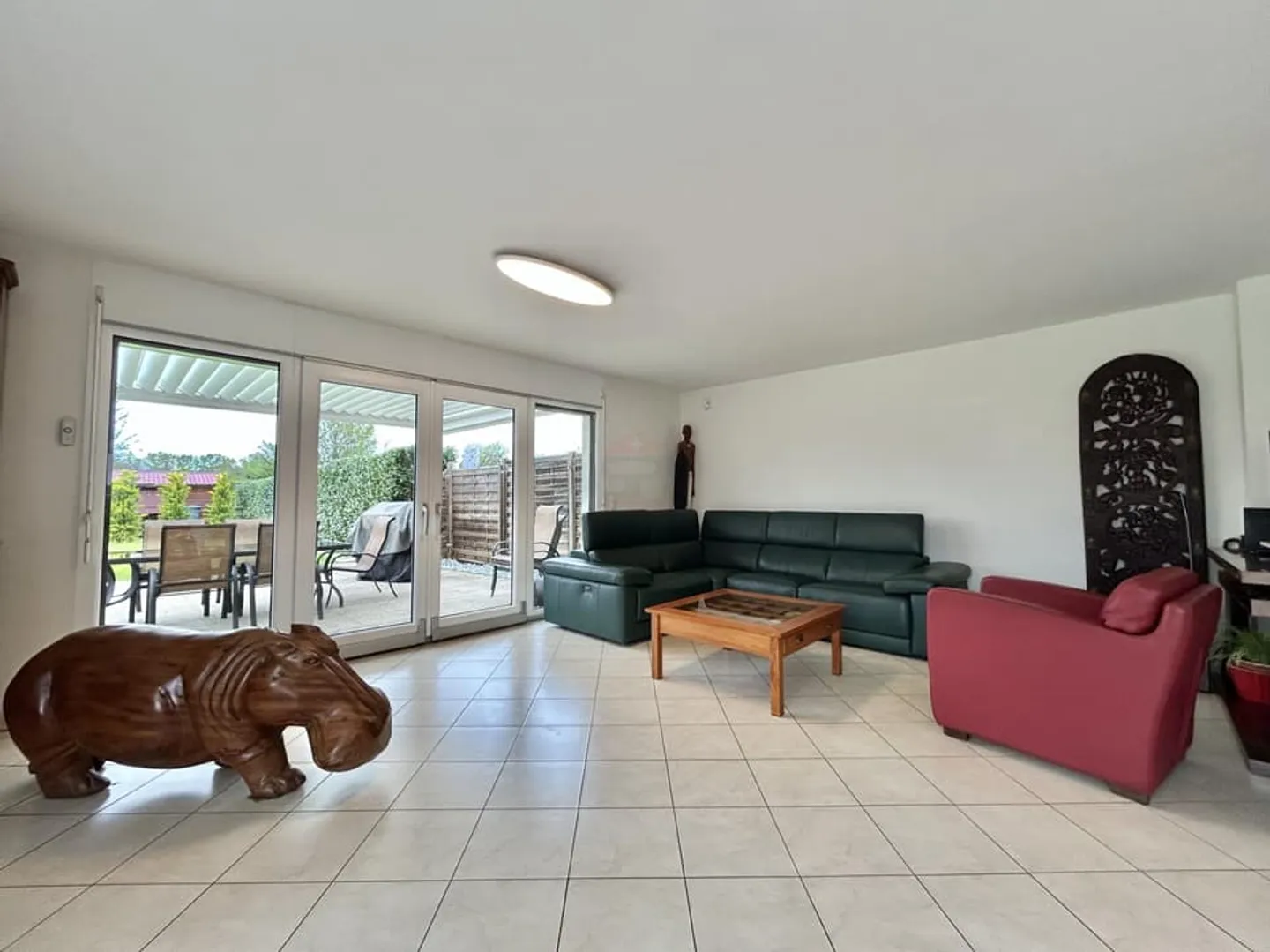 Magnificent house with garden - Photo 8 of 13