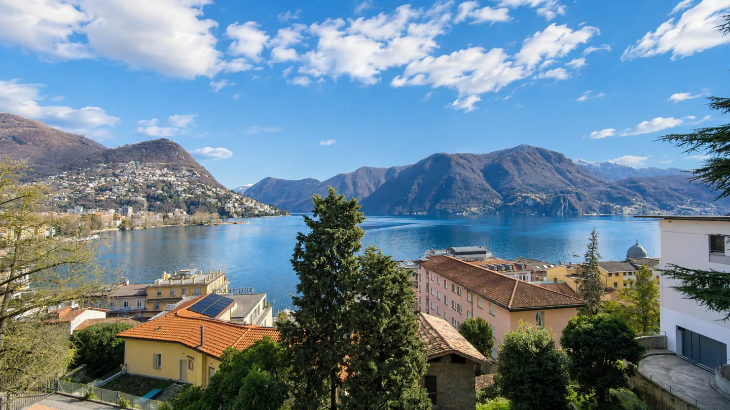 Pied-à-terre au centre de Lugano avec vue dégagée sur le lac - Photo 2 sur 14