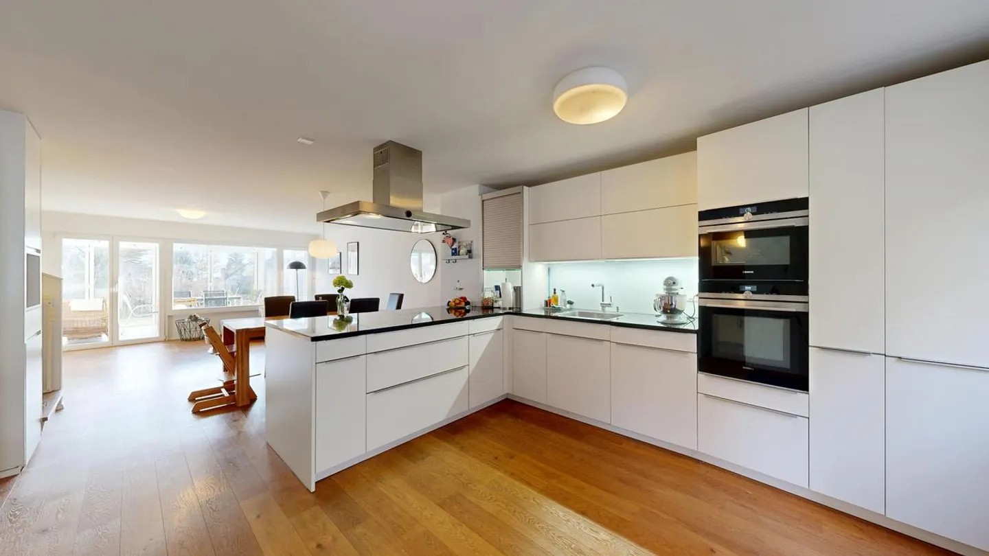 «Renoviertes 5.5-Zimmer-Einfamilienhaus mit Wintergarten und Garage» - Foto 3 von 19