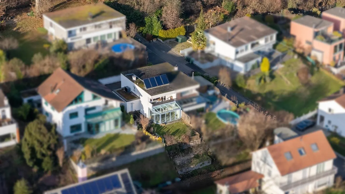 «Renoviertes 5.5-Zimmer-Einfamilienhaus mit Wintergarten und Garage» - Foto 18 von 19