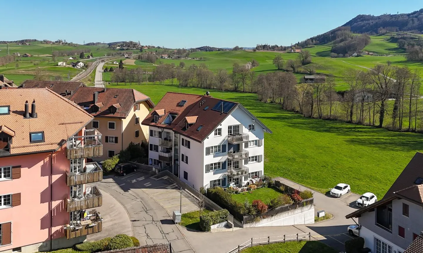 UN QUADRO DI VITA TRA MONTAGNE E SERENITÀ A PUIDOUX - Foto 10 di 13
