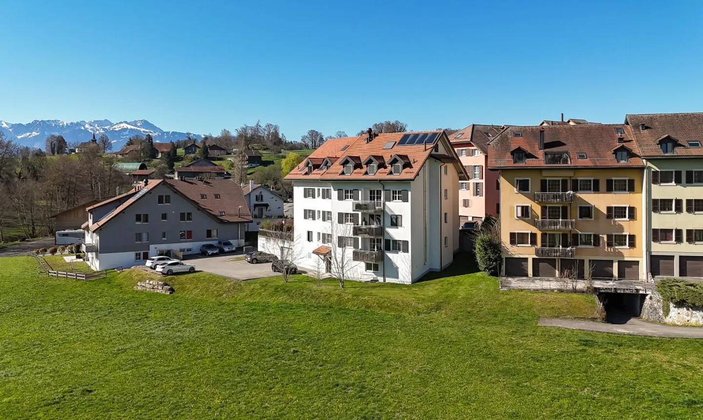 UN QUADRO DI VITA TRA MONTAGNE E SERENITÀ A PUIDOUX - Foto 11 di 13