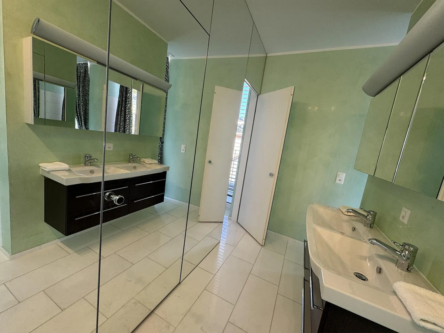 Exclusive Penthouse Apartment with Rhine View – Living at the Highest Level - Photo 9 of 20