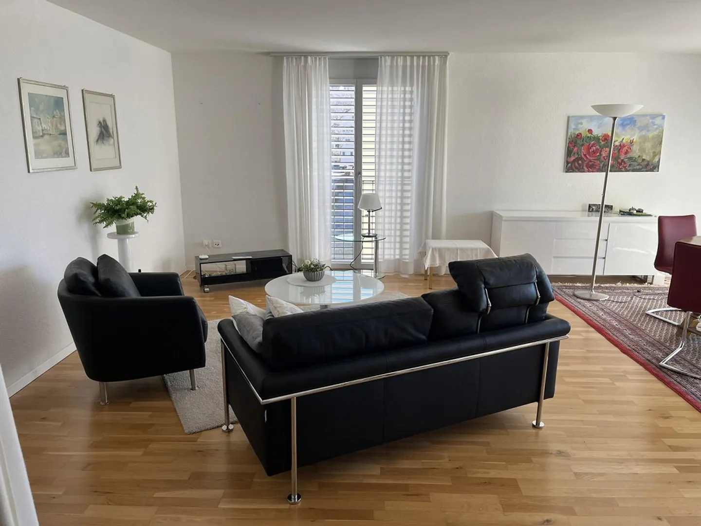 Appartement spacieux de 4,5 pièces à louer au 2ème étage - Photo 2 sur 7