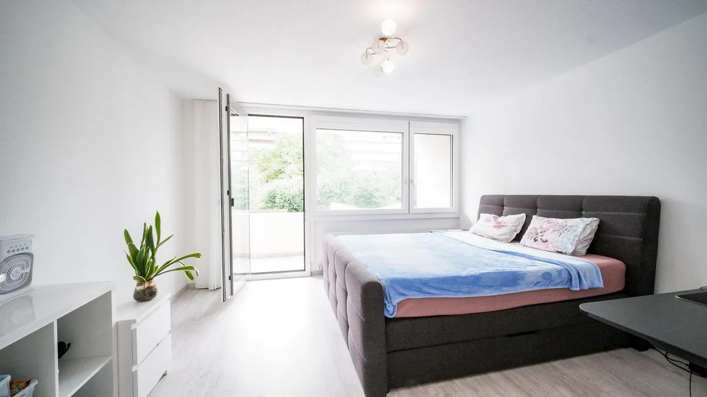 Renovated 3.5-room terraced house in Reinach - Photo 7 of 13