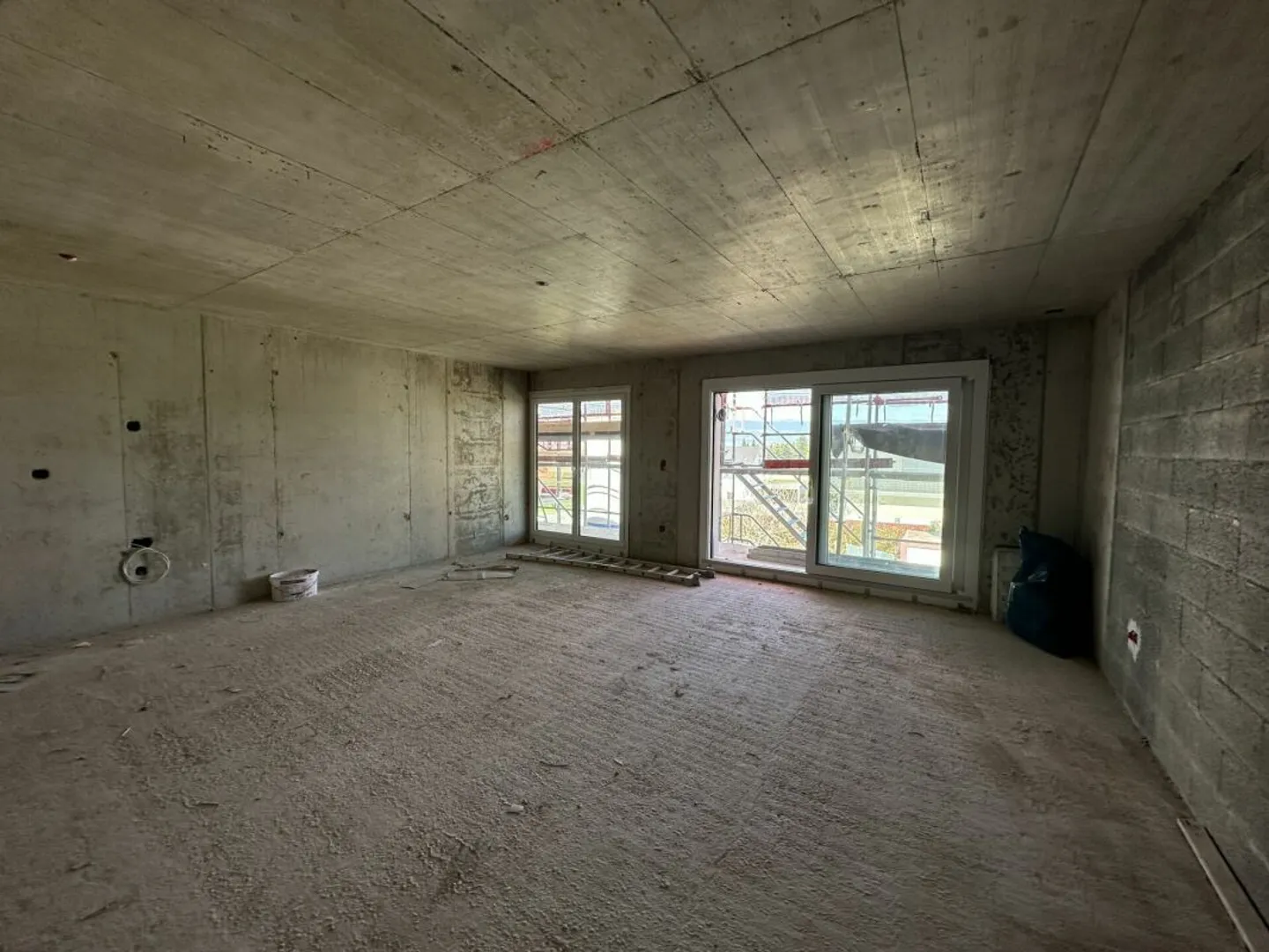 4,5-ZIMMER-WOHNUNG - ERDGESCHOSS - Foto 5 von 9