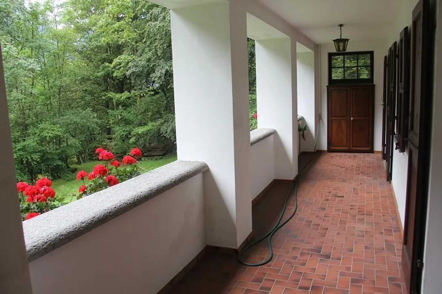 9 1/2-Zimmer-Herrschaftssitz mit grossem Umschwung / villa di 9 1/2... - Foto 6 di 12