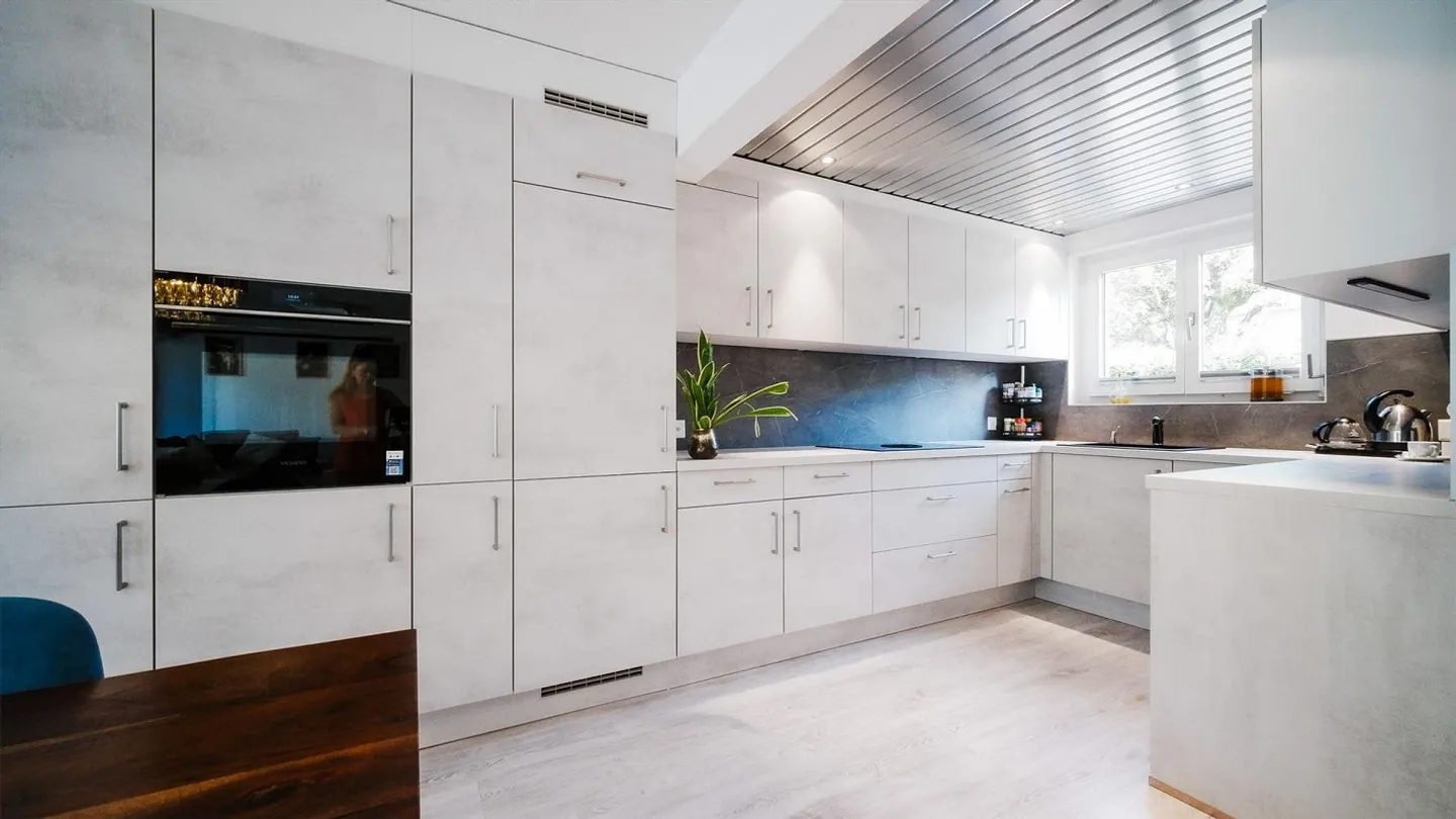 Renovated 3.5-room terraced house in Reinach - Photo 3 of 13