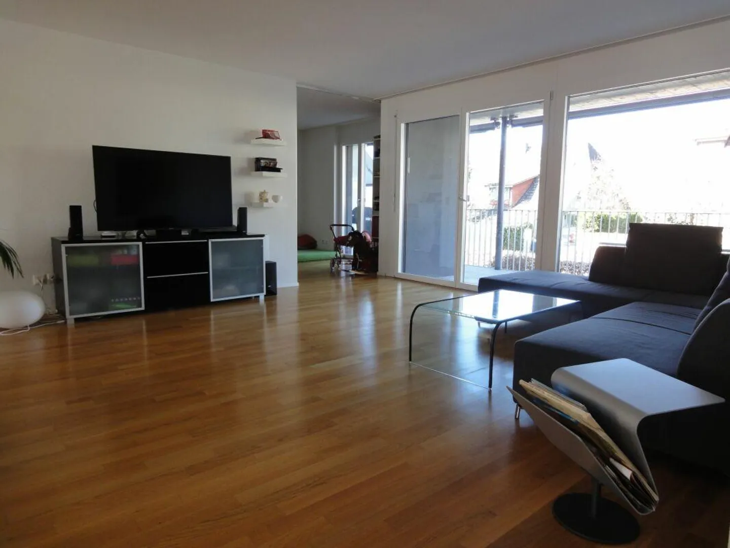 Modern Apartment in Münchenbuchsee - Photo 2 of 8
