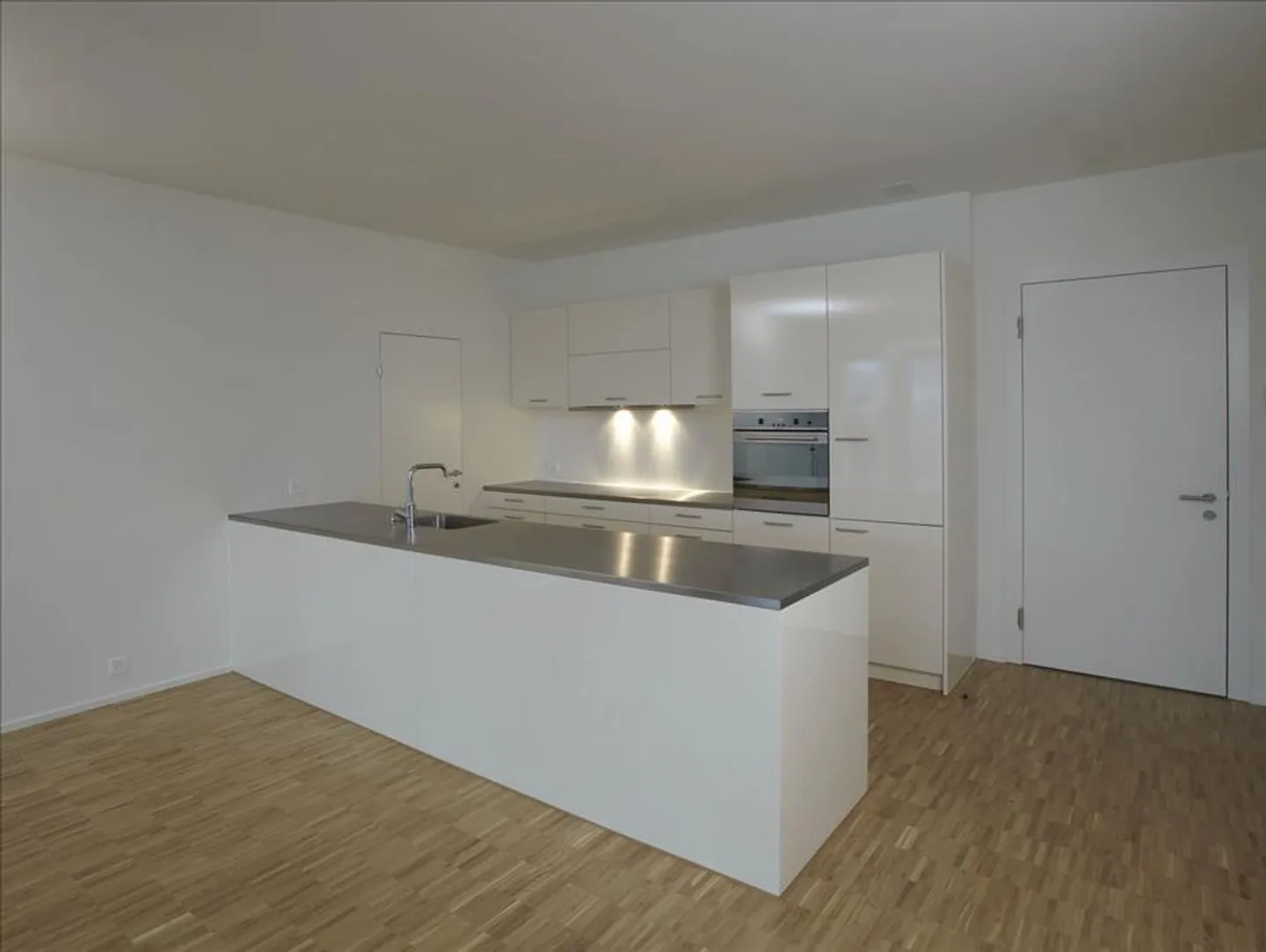 Wohnen erster Klasse - Foto 2 von 5