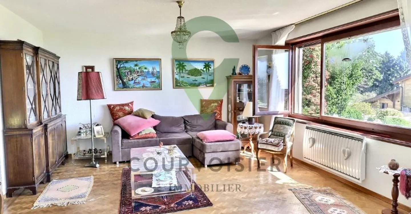 Beautiful villa with great potential at the gates of Arzier - Photo 3 of 12