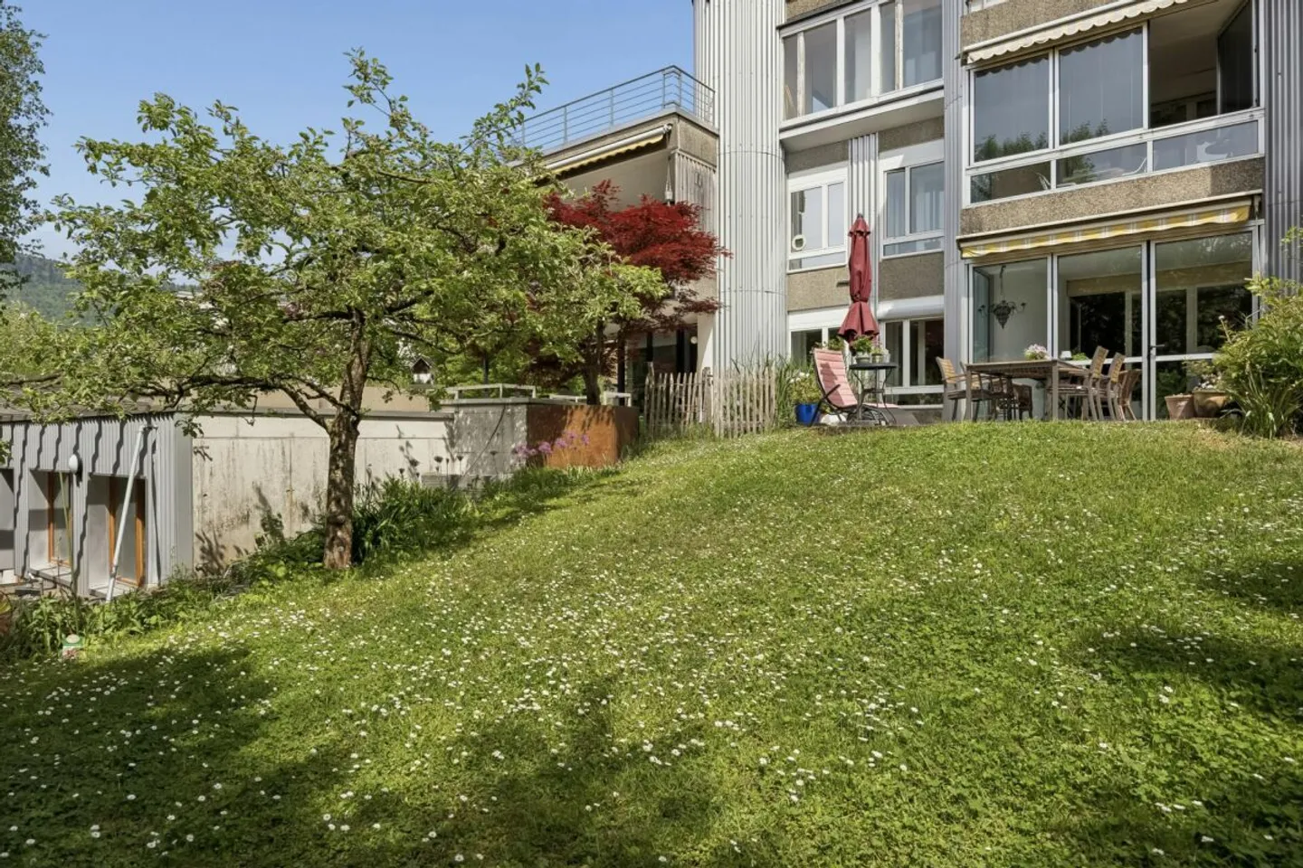 Charming Apartment near Lake - Photo 10 of 14