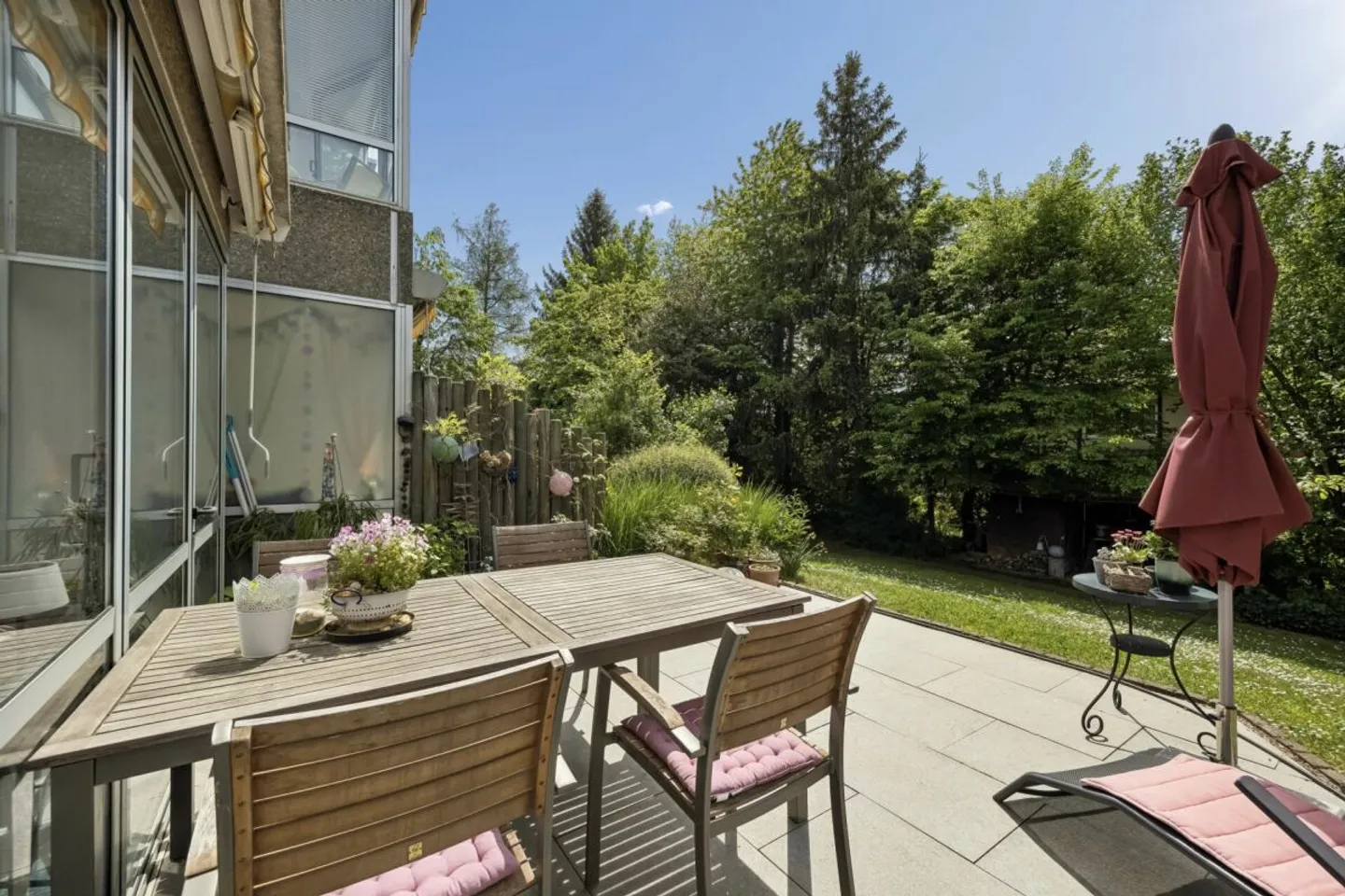 Charming Apartment near Lake - Photo 11 of 14