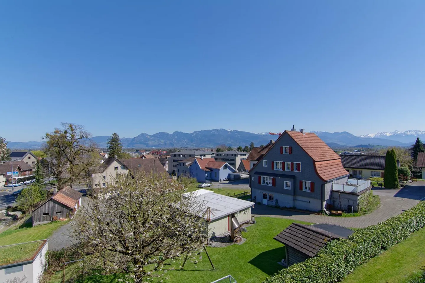 Modern 4.5-room apartment in the top floor - Photo 4 of 8