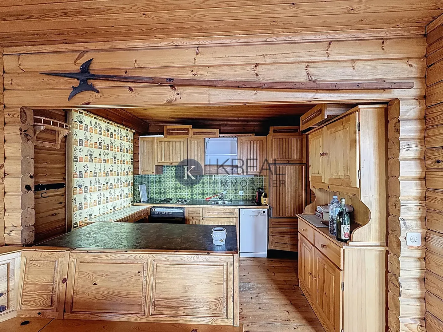Chalet 5,5 pièces avec vue panoramique - Potentiel de rénovation - Photo 4 sur 12