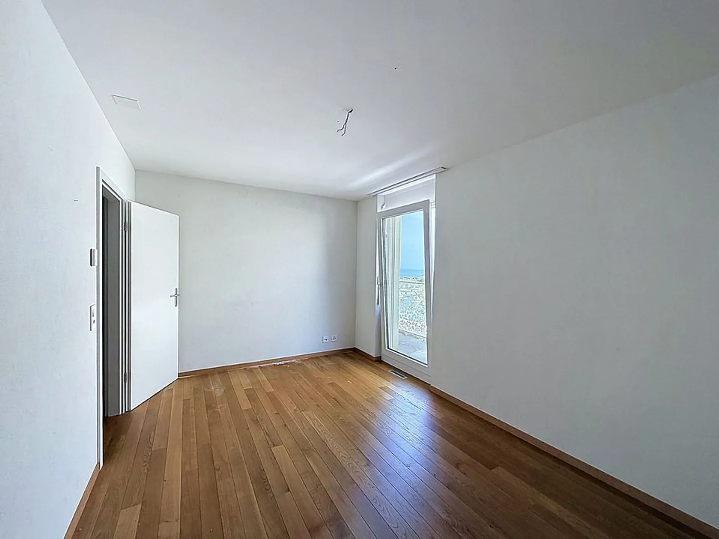 Charming Apartment with Lake View - Photo 9 of 10