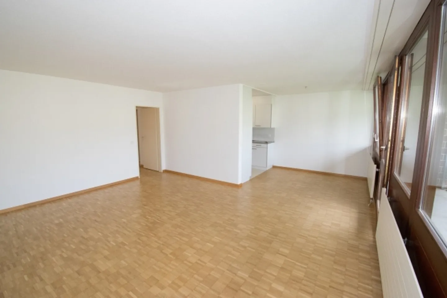 Appartement lumineux et spacieux de 3,5 pièces (86,5 m2) situé au centre - Photo 2 sur 13