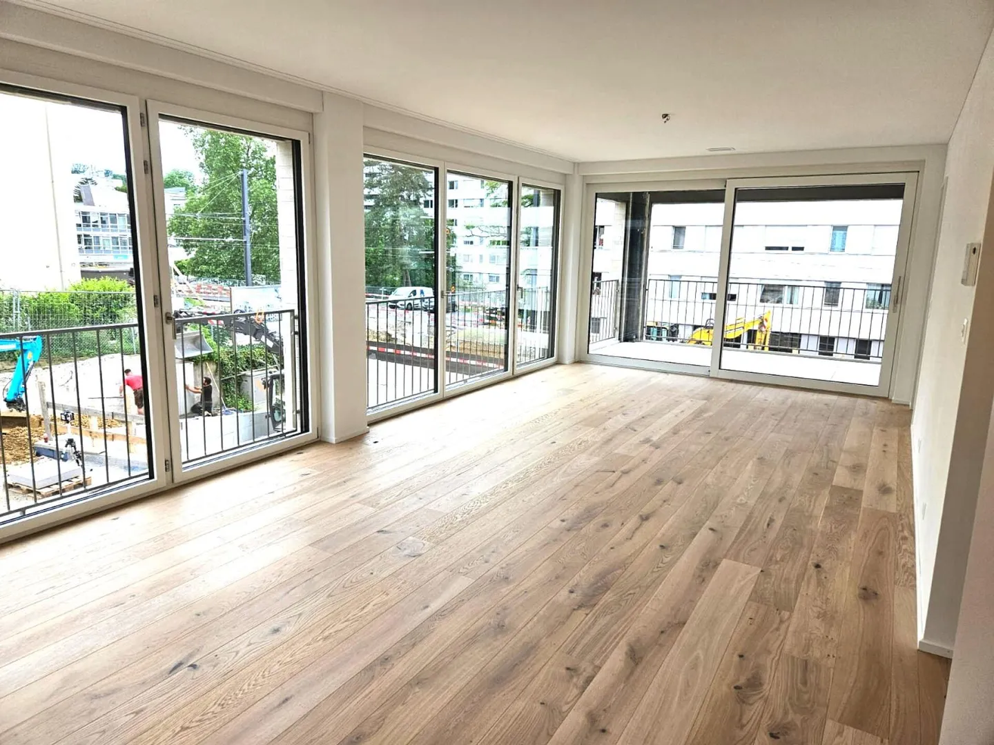 Charming 3.5 Room Apartment - Photo 3 of 10