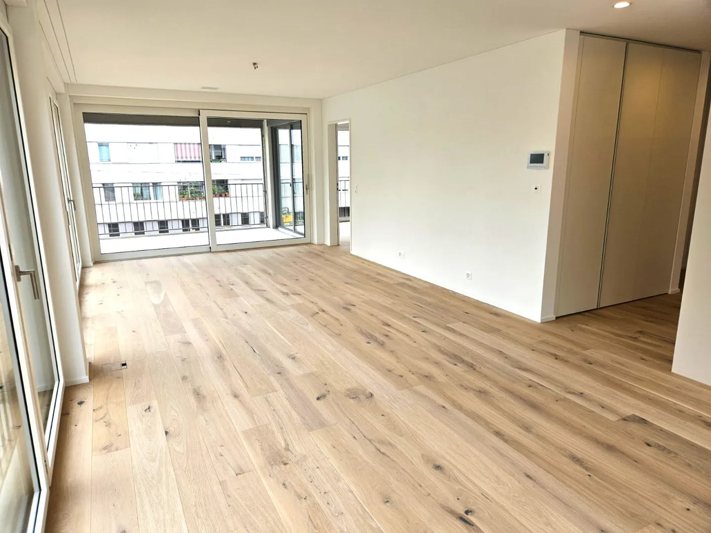 Charming 3.5 Room Apartment - Photo 4 of 10