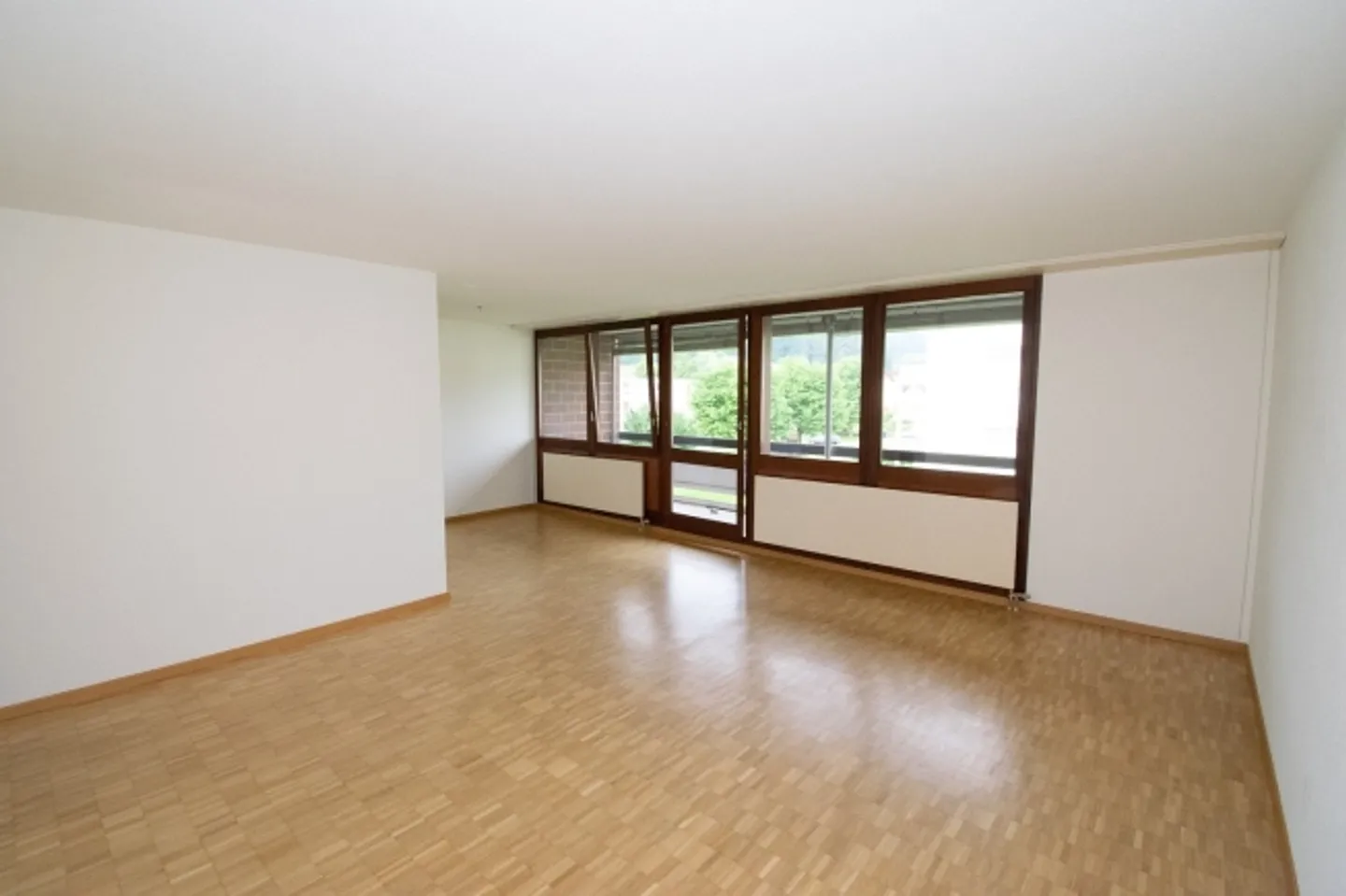 Appartement lumineux et spacieux de 3,5 pièces (86,5 m2) situé au centre - Photo 3 sur 13