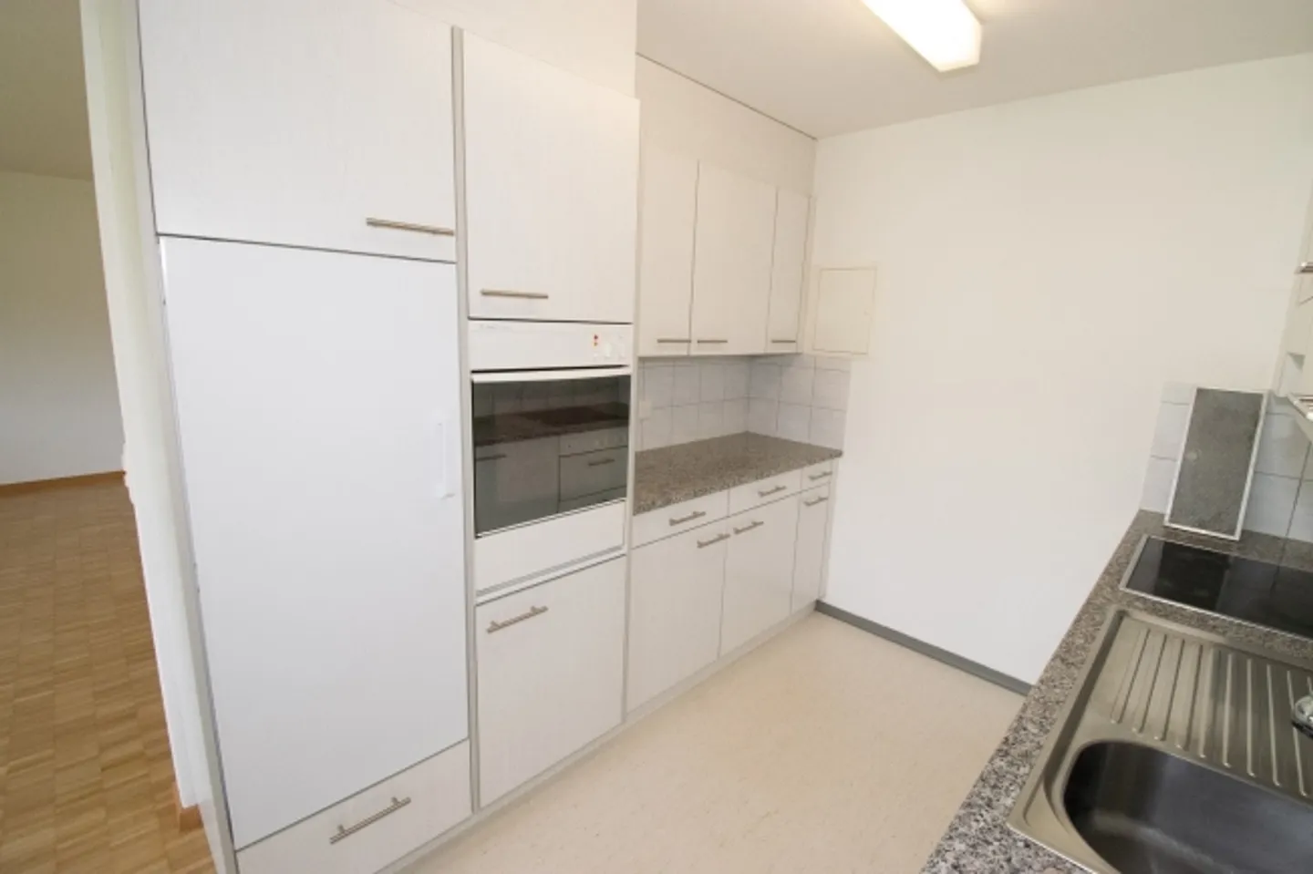 Appartement lumineux et spacieux de 3,5 pièces (86,5 m2) situé au centre - Photo 6 sur 13
