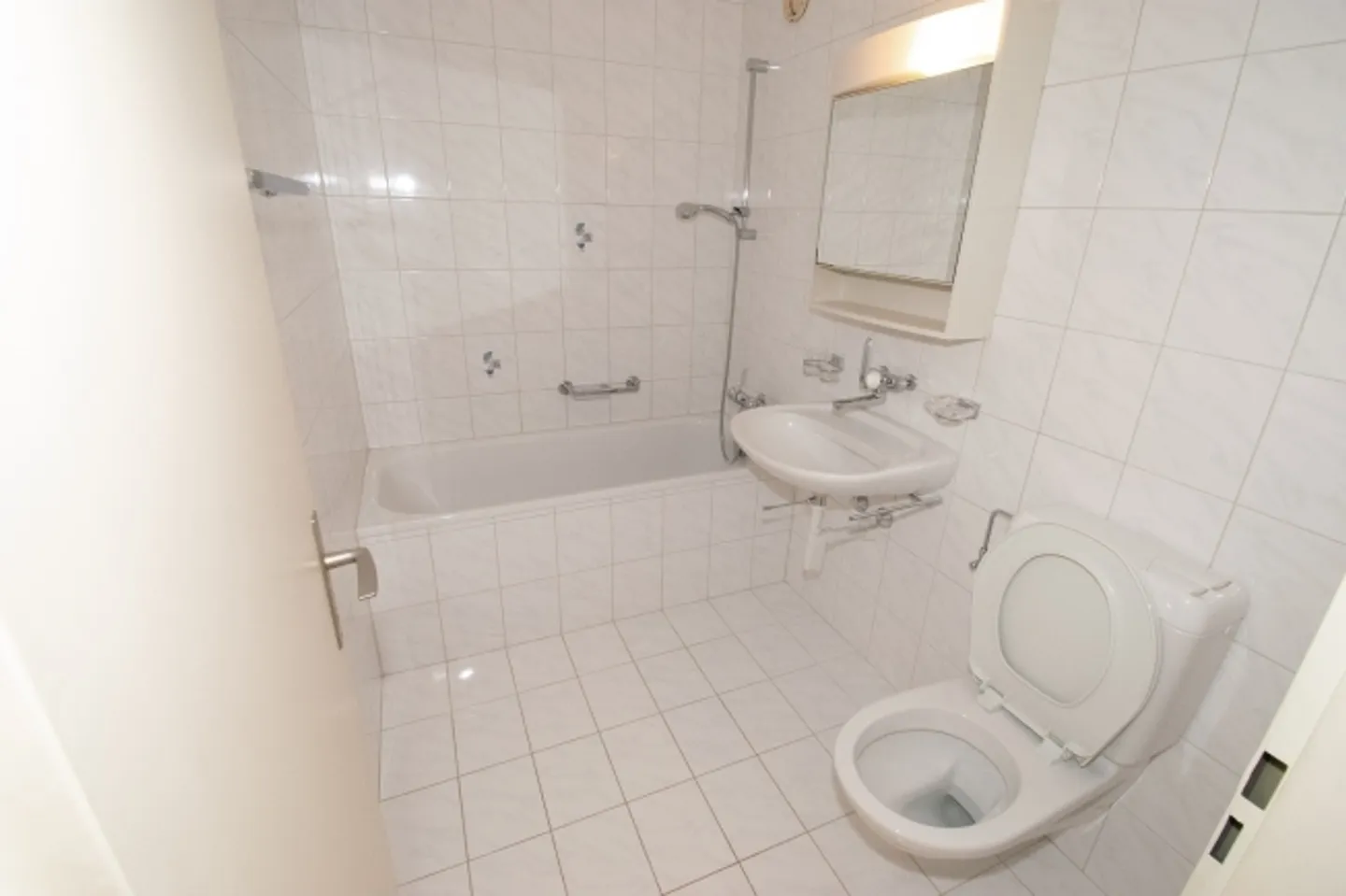 Appartement lumineux et spacieux de 3,5 pièces (86,5 m2) situé au centre - Photo 9 sur 13