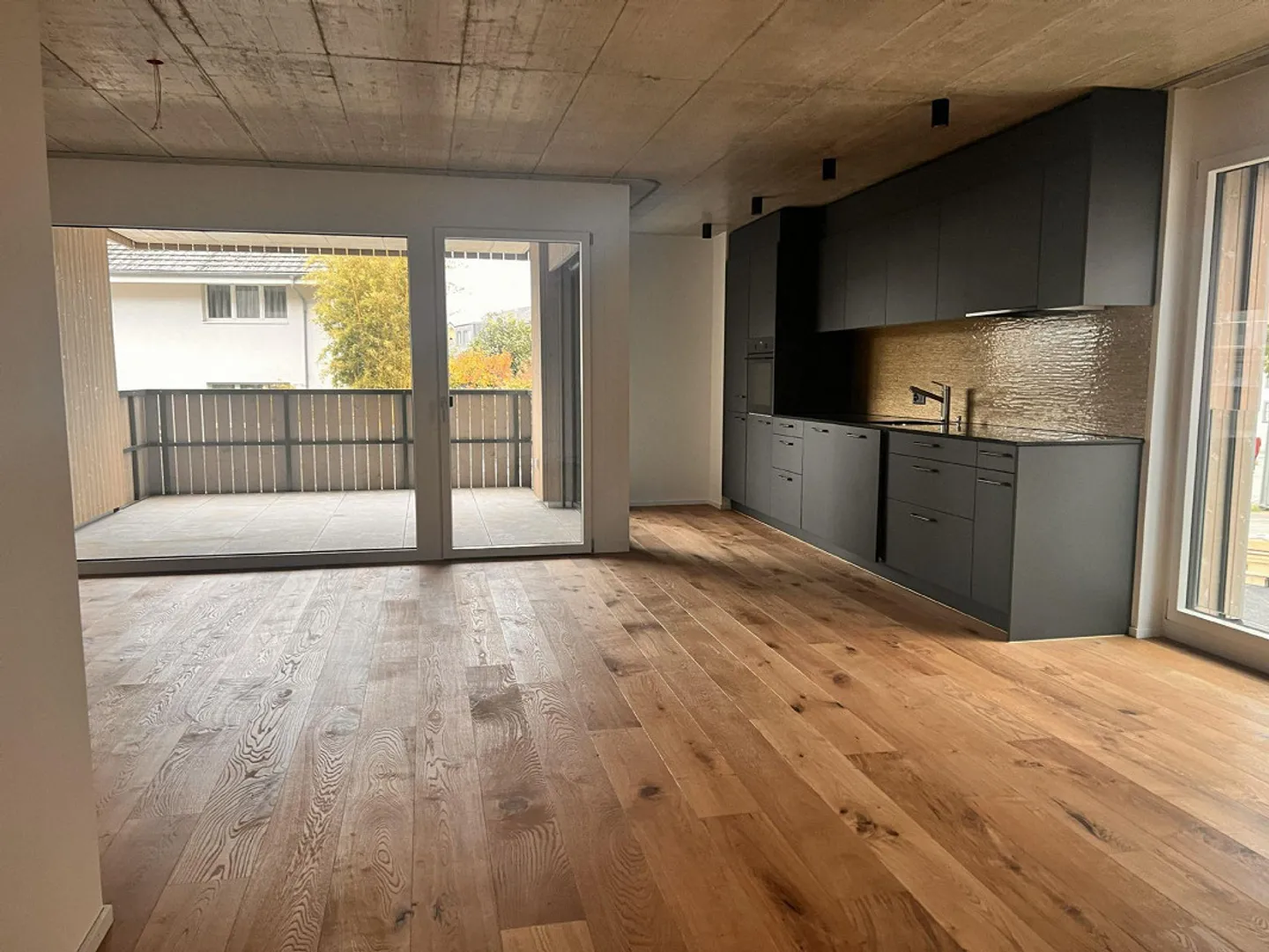 C0.3 - WEIDLIFE - VIVERE AL PULSO DELLA CITTÀ - Foto 2 di 5