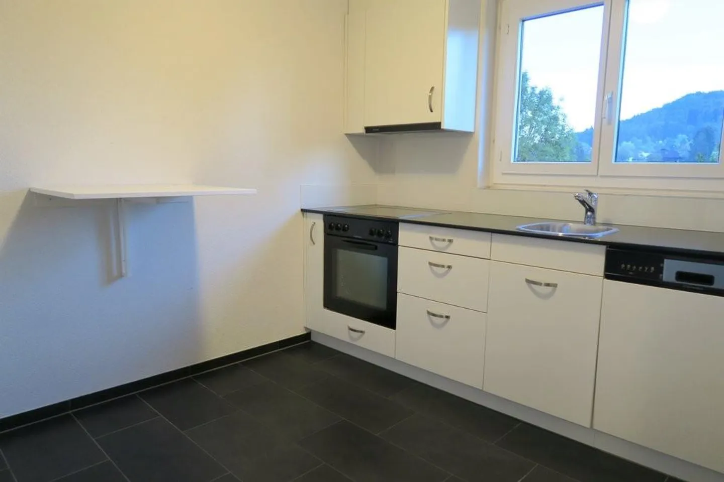 Moderno appartamento di 3 locali a Ittigen - Foto 2 di 6