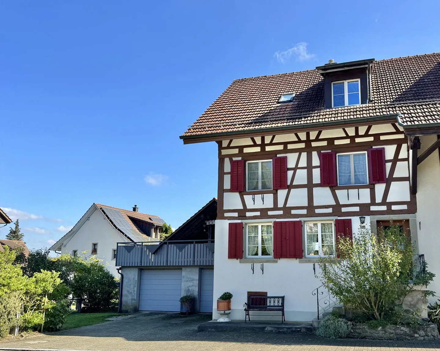 Charmantes Riegelhaus mit Terrasse - Foto 1 von 12