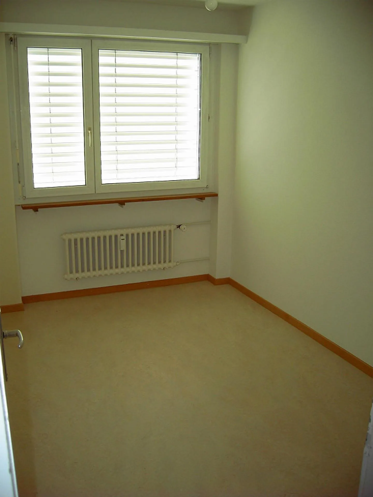 Helle 3-Zimmer-Wohnung mit Balkon - Foto 8 von 8