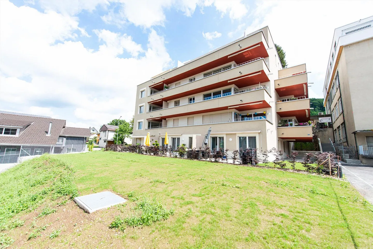 Spacious 3.5 Room Apartment in Weisslingen with Large Balcony - Photo 1 of 8