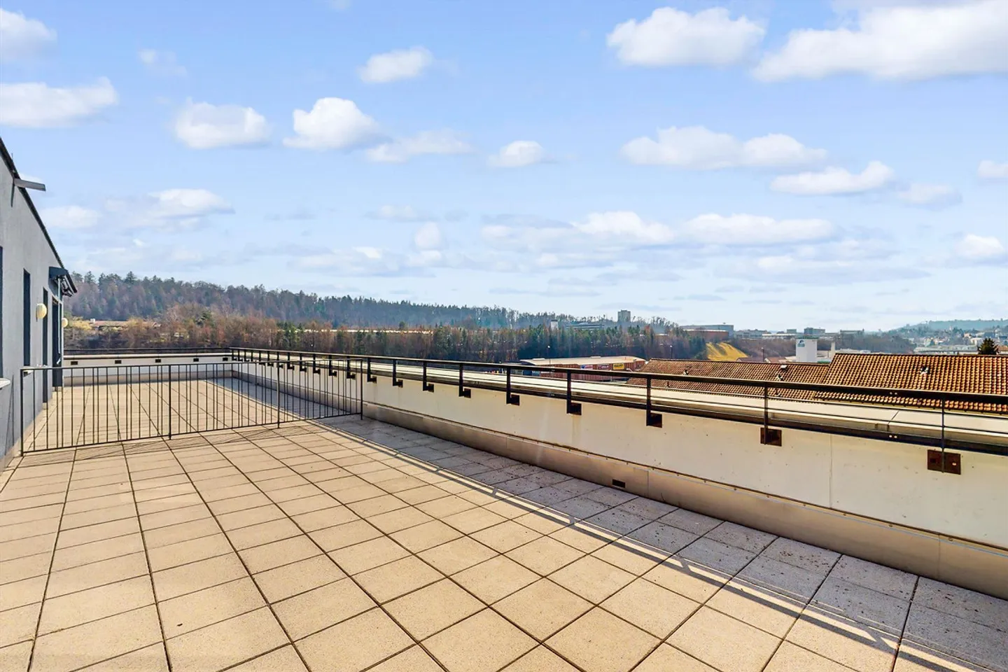 Appartamento moderno con terrazza - Foto 11 di 12