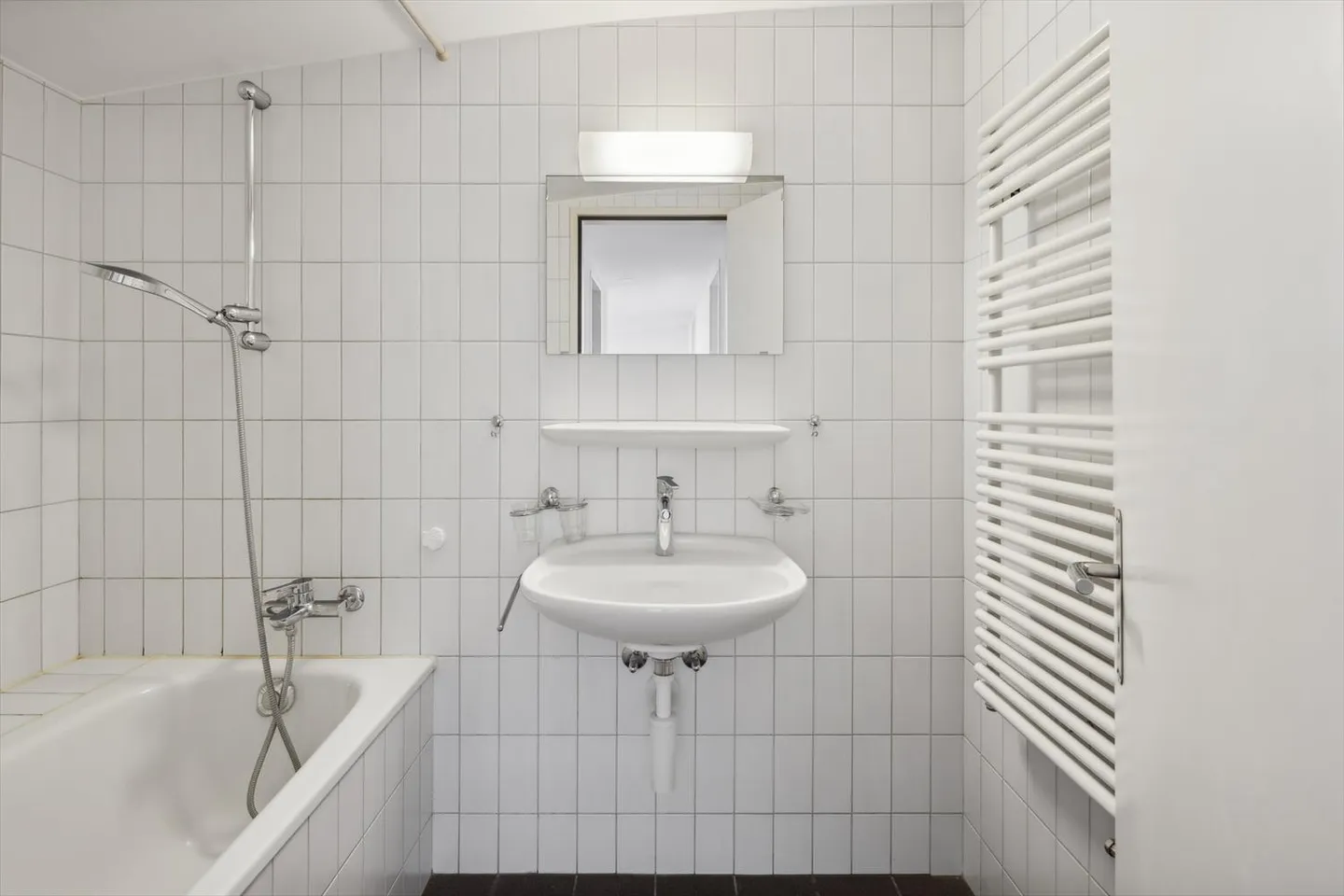 Located in the Espacité complex - Photo 7 of 11